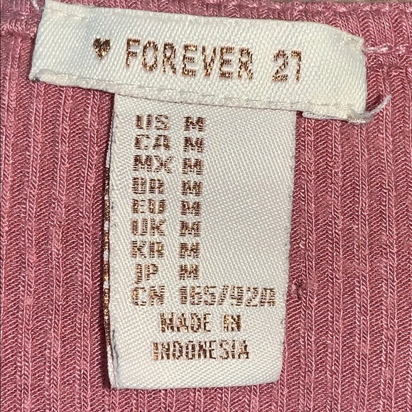 Pink top - Picture 3 of 3